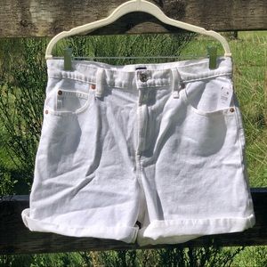 GAP | 12 / 31 | Mom Short Dove 100% Cotton White Cuffed Shorts NWT